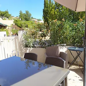 https://vacance-location-mer-piscine-var-sud-terrasse.fr-provencehotel.com